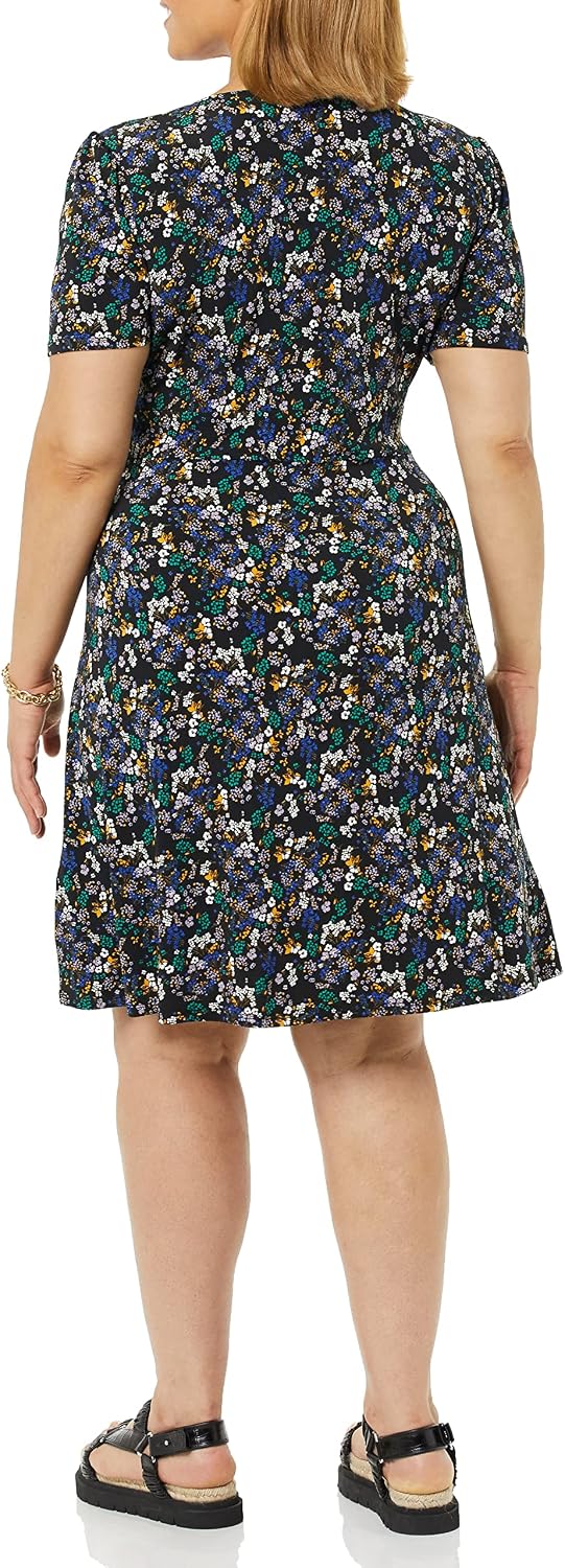 Amazon Essentials Women's Short-Sleeve V-Neck Fit and Flare Floral Jersey Dress - Image 2